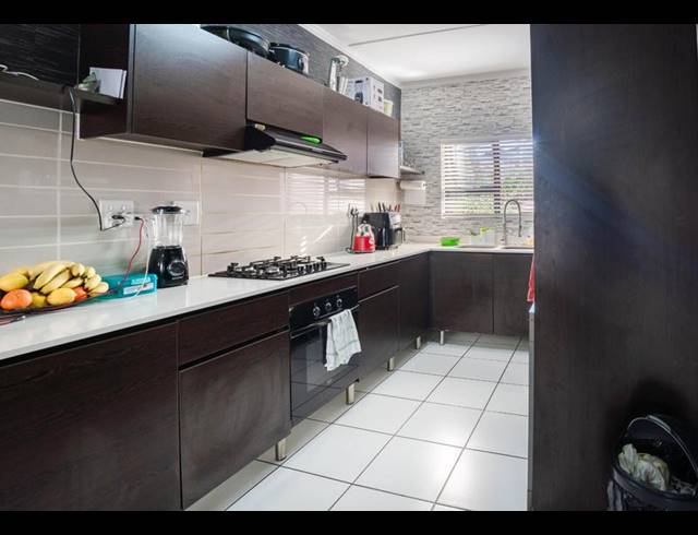 3 BEDROOM APARTMENT FOR SALE IN GREENSTONE HILL